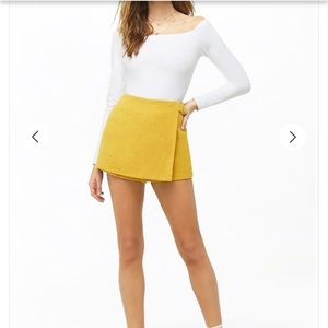 Yellow tweed skort